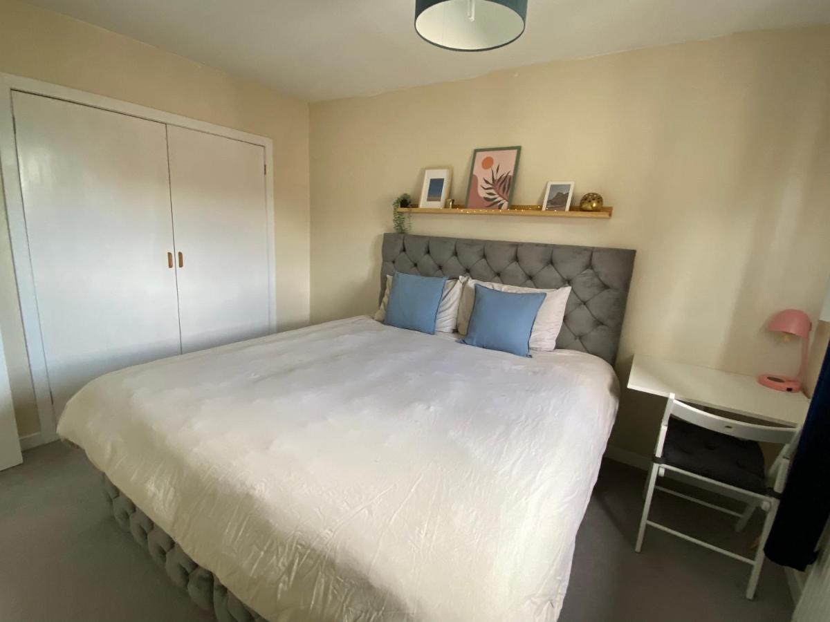 Cozy Bedroom In Shared Accommodation With Free Parking EDI Exterior photo