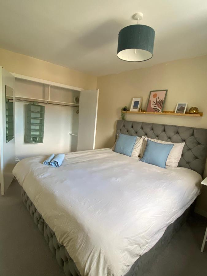 Cozy Bedroom In Shared Accommodation With Free Parking EDI Exterior photo