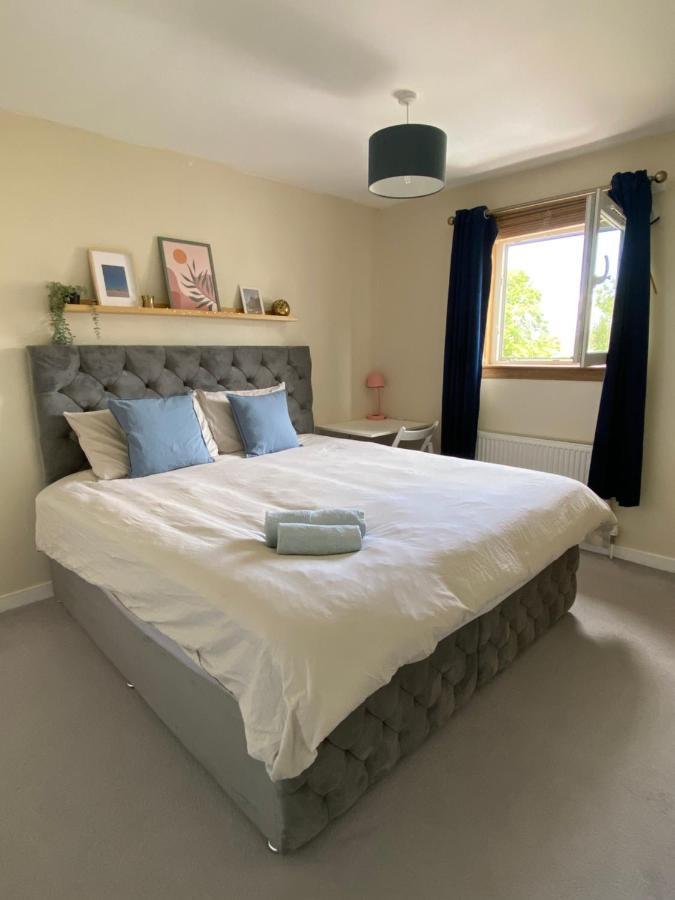 Cozy Bedroom In Shared Accommodation With Free Parking EDI Exterior photo
