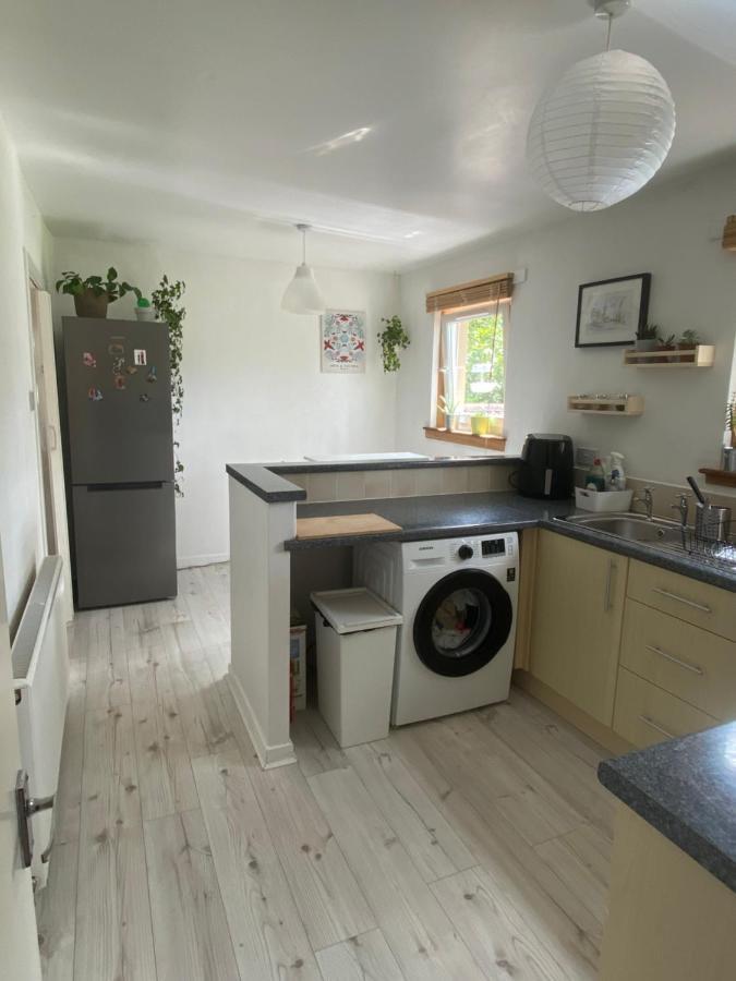 Cozy Bedroom In Shared Accommodation With Free Parking EDI Exterior photo