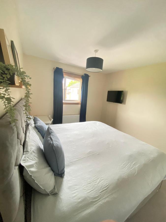 Cozy Bedroom In Shared Accommodation With Free Parking EDI Exterior photo
